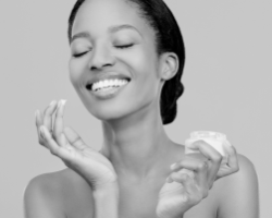 Produits capillaires et cosmétiques